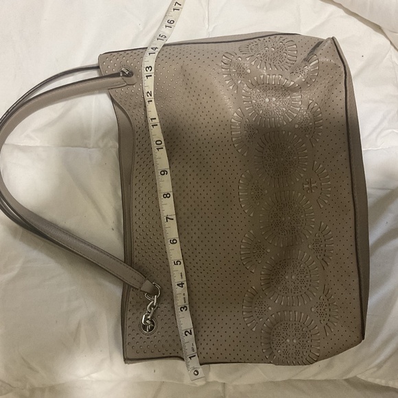 Handbags - Tory Burch tan grayish  shoulder handbag